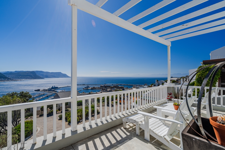 4 Bedroom Property for Sale in Simons Kloof Western Cape